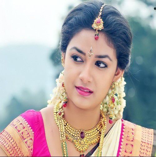 Keerthy Suresh Biography | Wiki, Height, Birthday, Age, Sister, Family & More